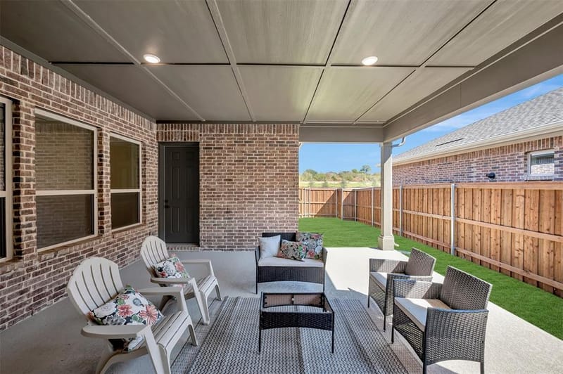 2085 Pine Grove Lane, Arlington TX 76005 - Photo 2