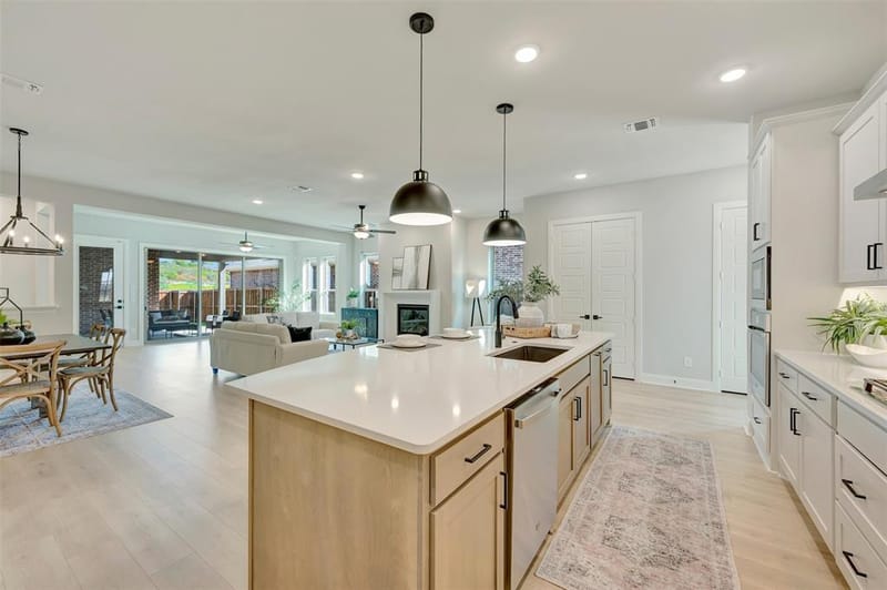 2085 Pine Grove Lane, Arlington TX 76005 - Photo 12