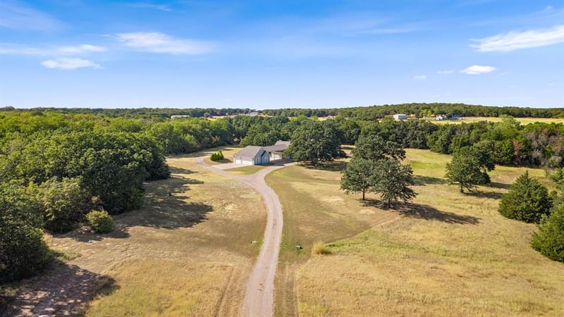872 County Road 1670, Alvord TX 76225 - Photo 2