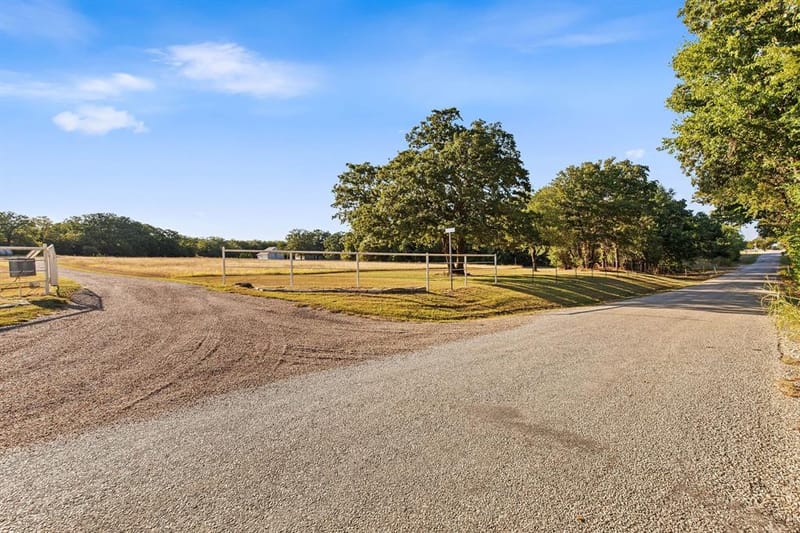 872 County Road 1670, Alvord TX 76225 - Photo 37