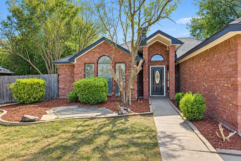 6807 Keeler Drive, Arlington TX 76001 - Photo 3