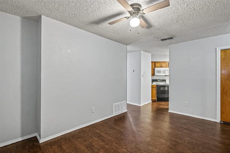 5211 Wild West Drive, Arlington TX 76017 - Photo 7
