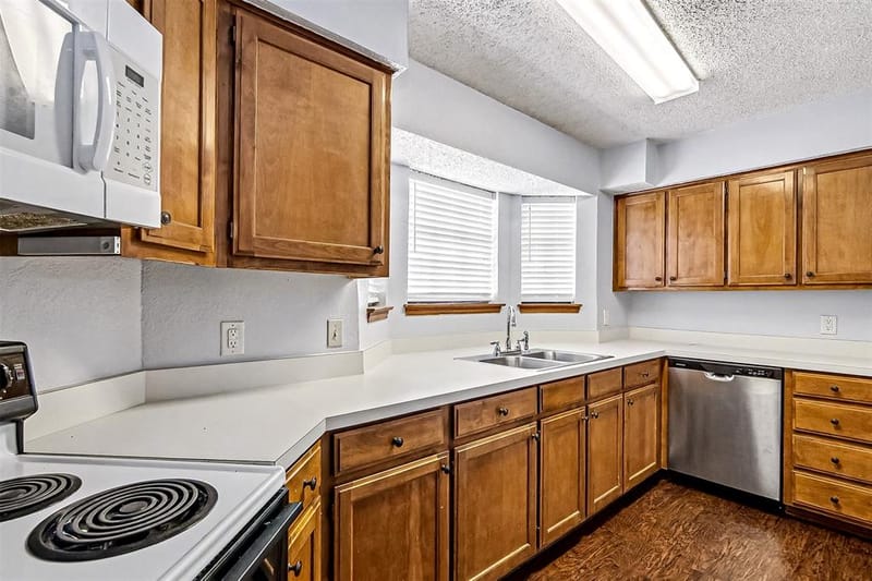 5211 Wild West Drive, Arlington TX 76017 - Photo 3