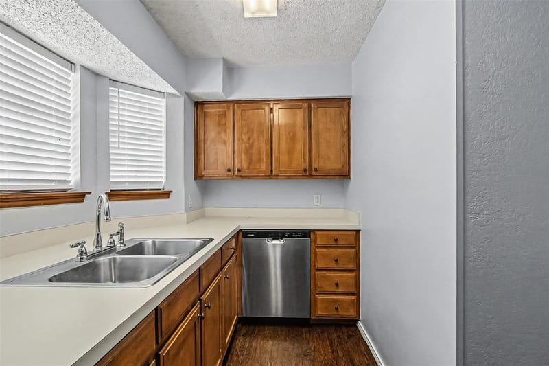5211 Wild West Drive, Arlington TX 76017 - Photo 4
