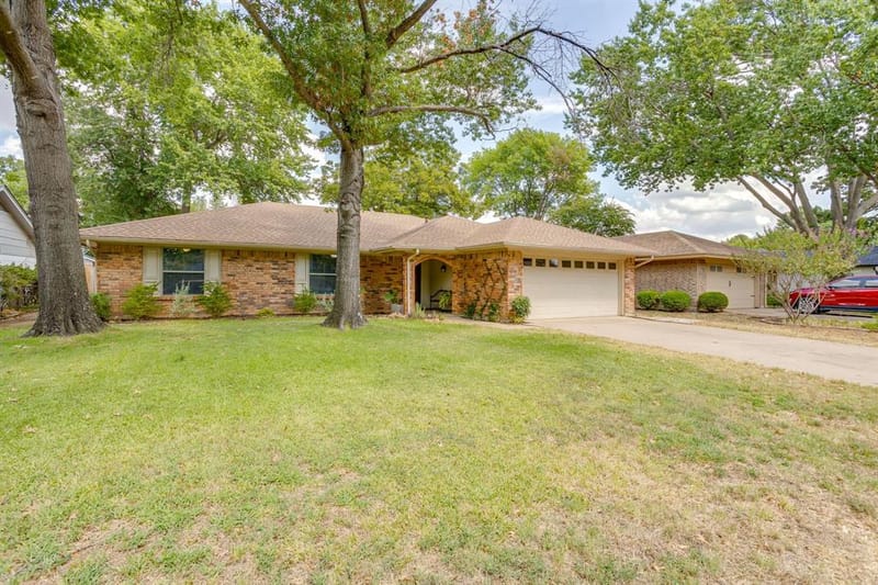 1005 Westminster Lane, Mansfield TX 76063 - Photo 2