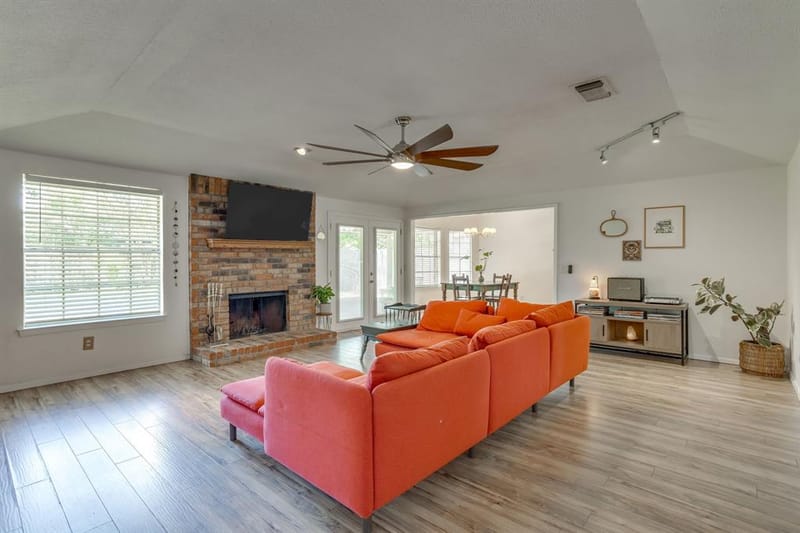 1005 Westminster Lane, Mansfield TX 76063 - Photo 6