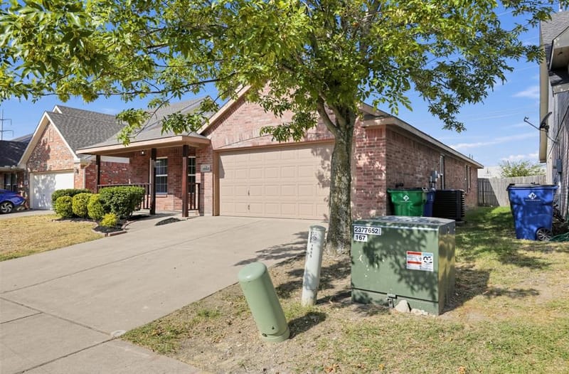 1655 Wildflower Drive, Waxahachie TX 75165 - Photo 3