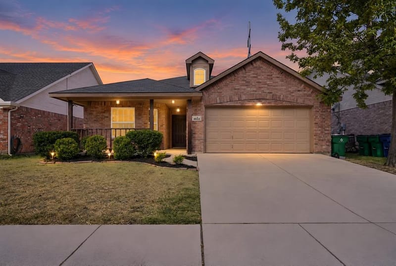 1655 Wildflower Drive, Waxahachie TX 75165