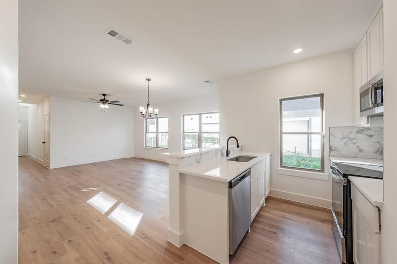 1233 Meriwether Street, Fort Worth TX 76115 - Photo 6