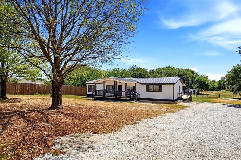276 Wonder Drive, Springtown TX 76082 - Photo 2