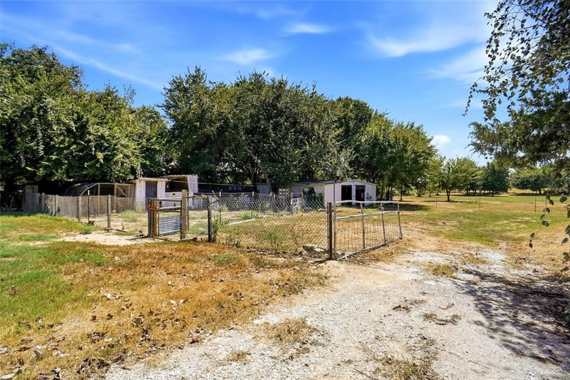 276 Wonder Drive, Springtown TX 76082 - Photo 37