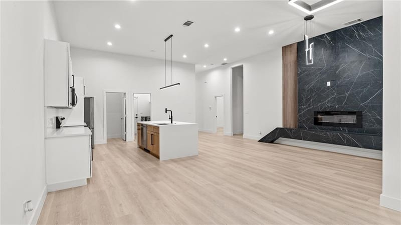515 Dubois Avenue, Dallas TX 75203 - Photo 2