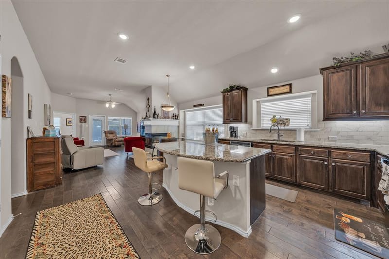 2524 Hadley Street, Weatherford TX 76087
