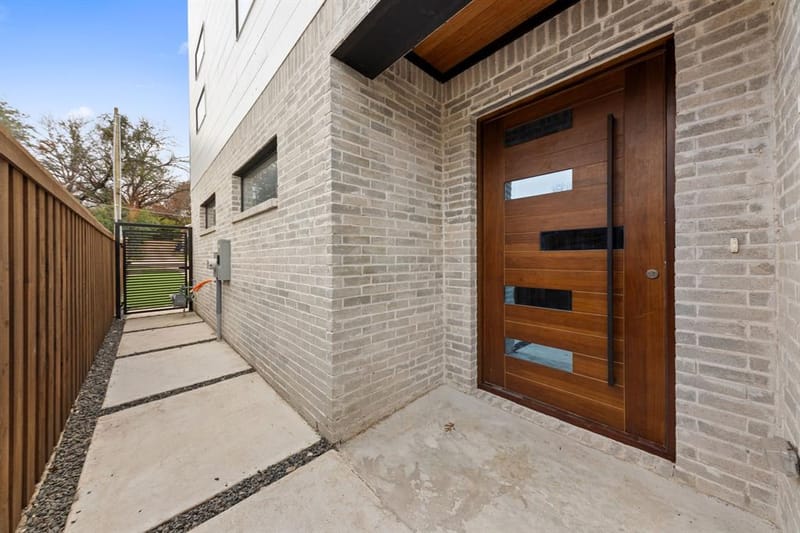 1919 Pollard Street, Dallas TX 75208 - Photo 2
