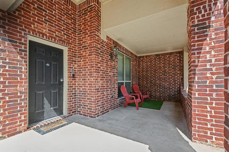 200 Lorient Drive, Mansfield TX 76063 - Photo 2