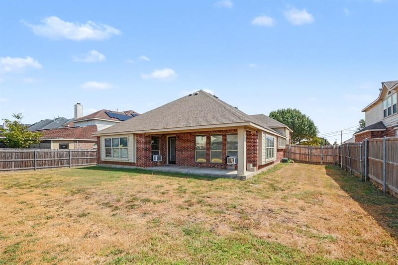 200 Lorient Drive, Mansfield TX 76063 - Photo 17