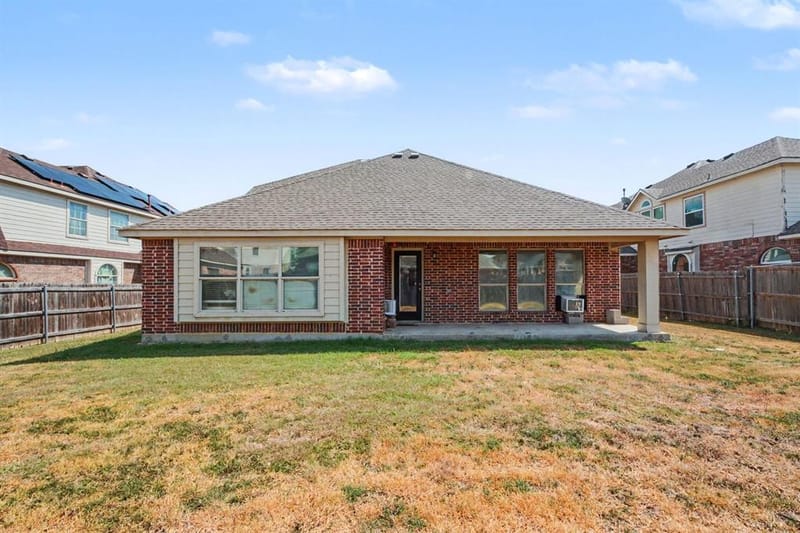 200 Lorient Drive, Mansfield TX 76063 - Photo 16