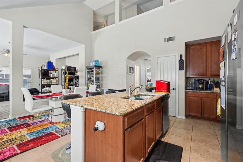 200 Lorient Drive, Mansfield TX 76063 - Photo 7