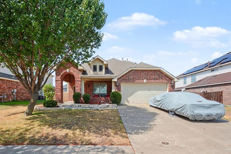 200 Lorient Drive, Mansfield TX 76063