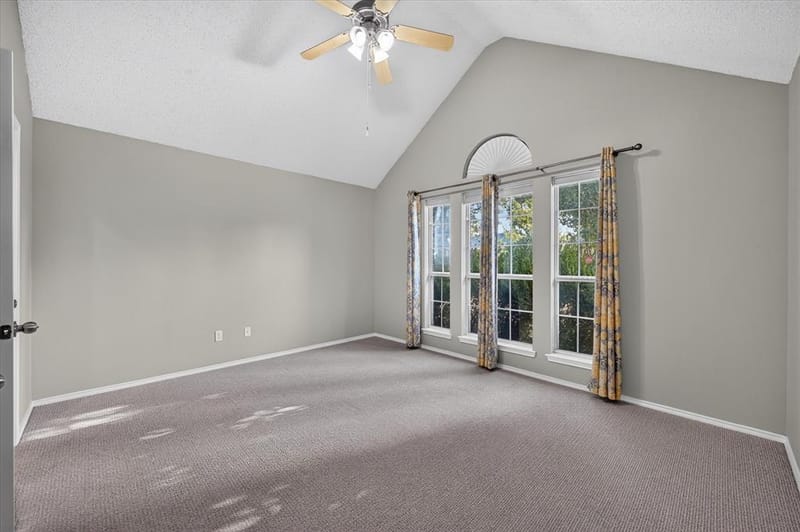 912 Cole Avenue, Denton TX 76208 - Photo 4