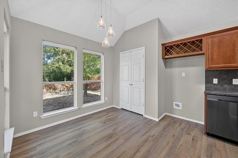 912 Cole Avenue, Denton TX 76208 - Photo 8