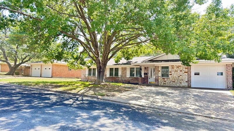 2512 Lowrey Drive, Gatesville TX 76528 - Photo 2