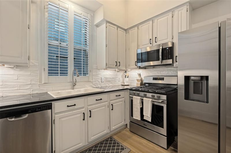 4231 Holland Avenue # A, Dallas TX 75219 - Photo 12