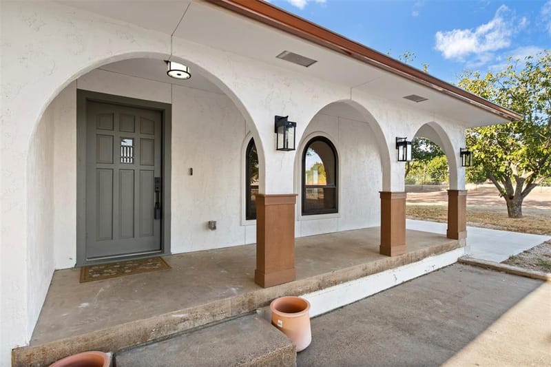 360 Rockett Lane, Pecan Hill TX 75154
