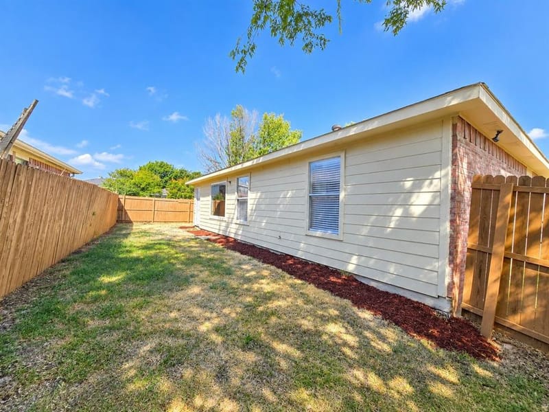 800 Castlewick Court, Arlington TX 76018 - Photo 23