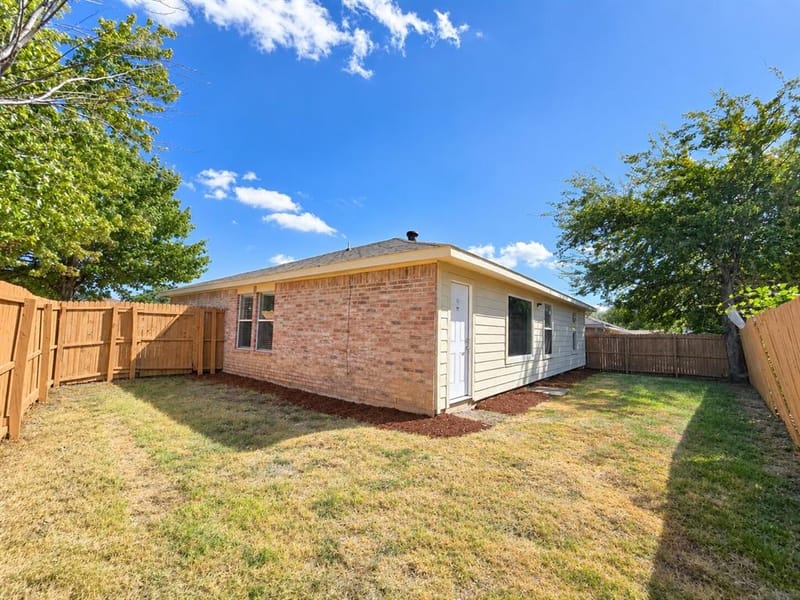 800 Castlewick Court, Arlington TX 76018 - Photo 22