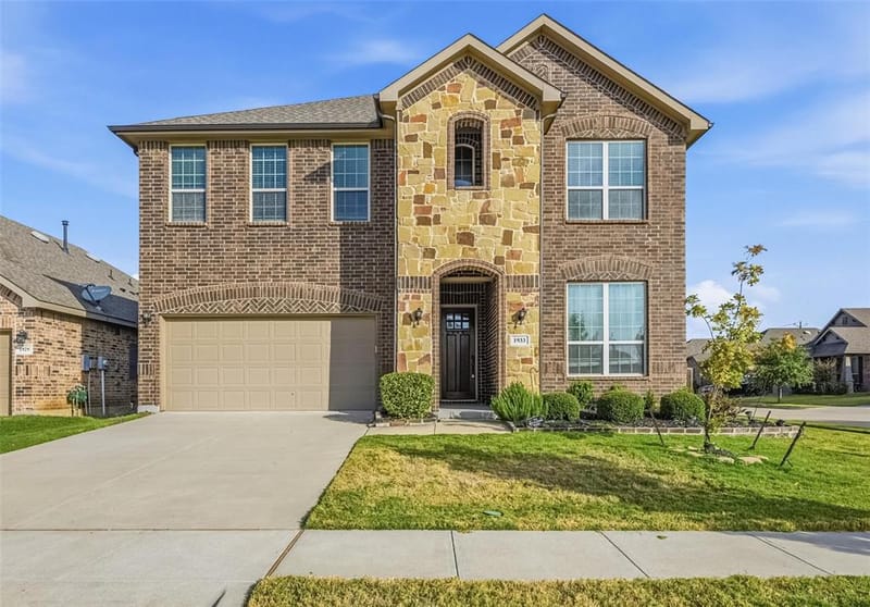 1933 Steppe Trail Drive, Aubrey TX 76227