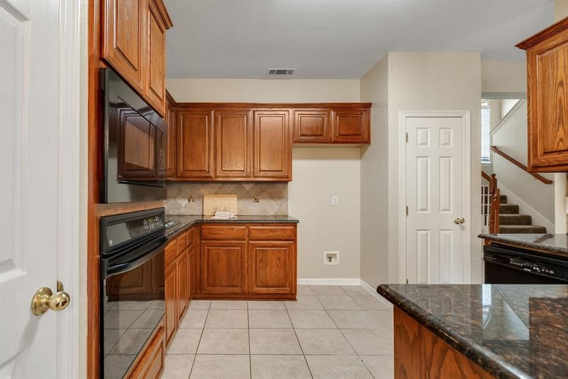 3152 Delaford Drive, Carrollton TX 75007 - Photo 15