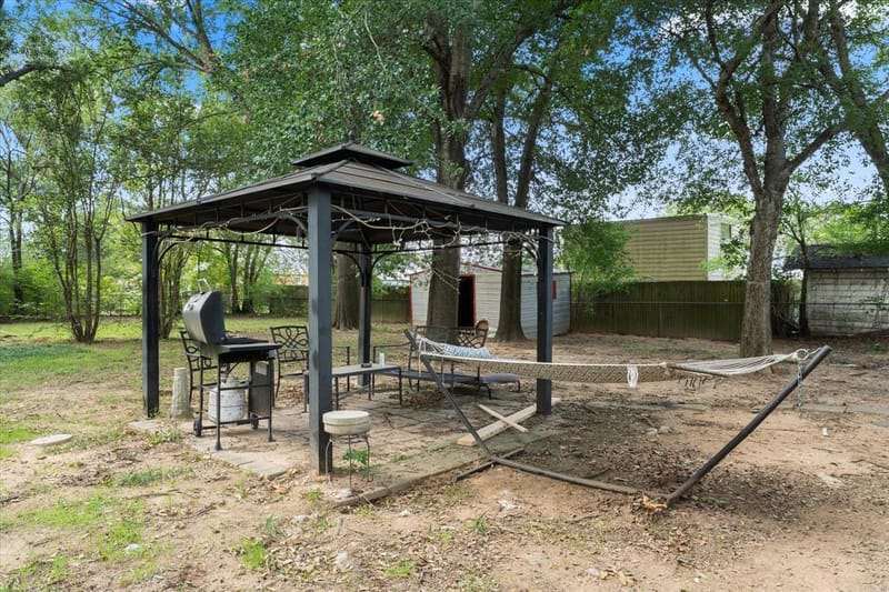 402 E Cook Street, Eustace TX 75124 - Photo 2