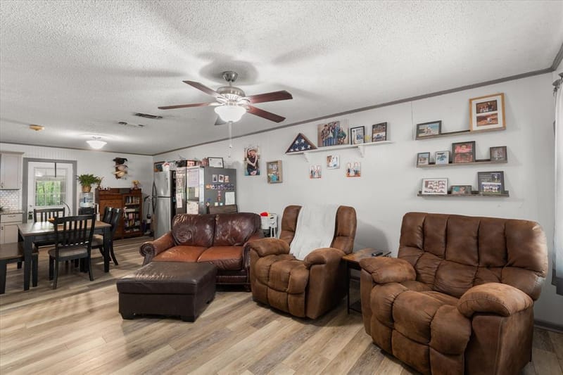 402 E Cook Street, Eustace TX 75124 - Photo 5