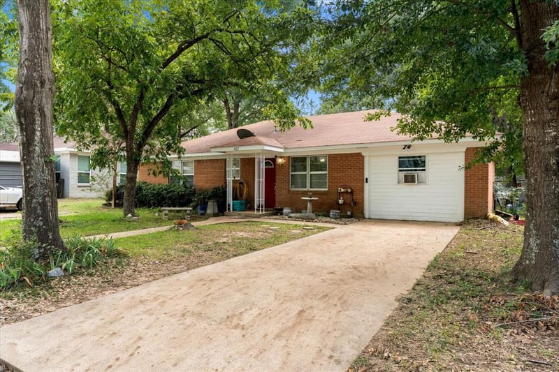 402 E Cook Street, Eustace TX 75124 - Photo 20