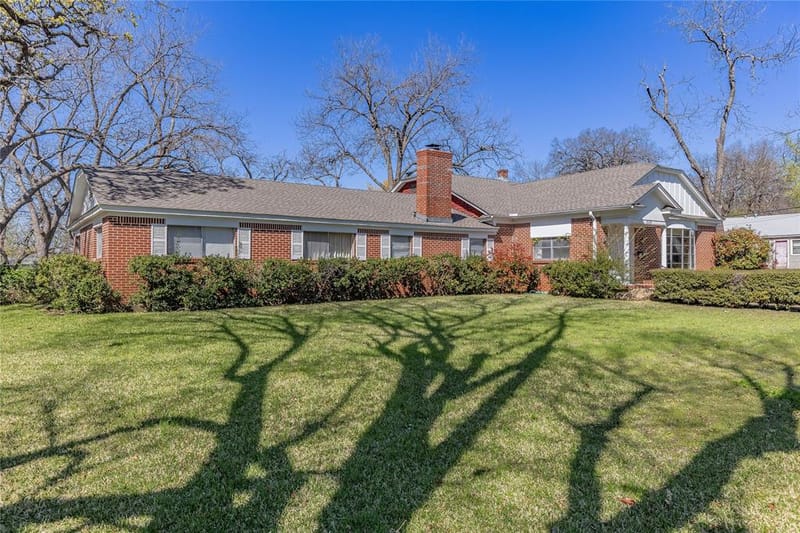 220 N Holly, Sherman TX 75092 - Photo 2