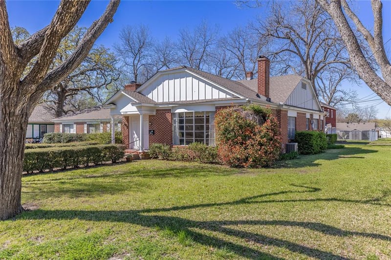220 N Holly, Sherman TX 75092 - Photo 3
