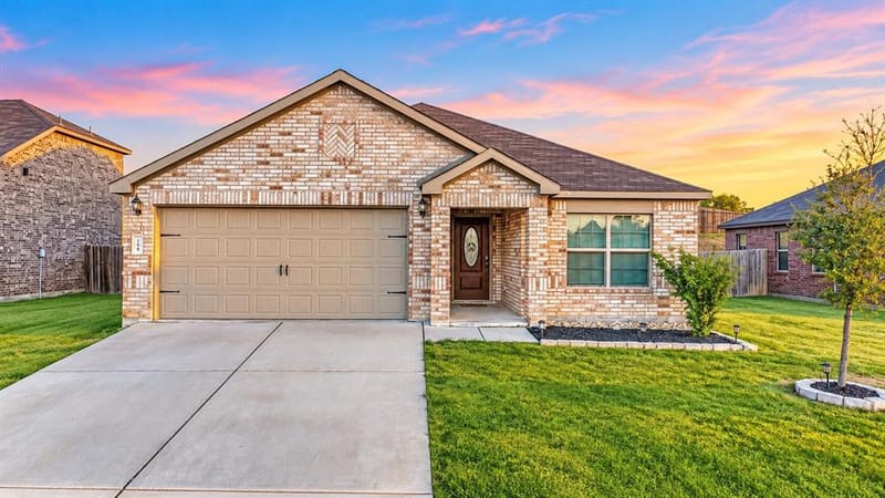 119 Barbwire Way, Newark TX 76071