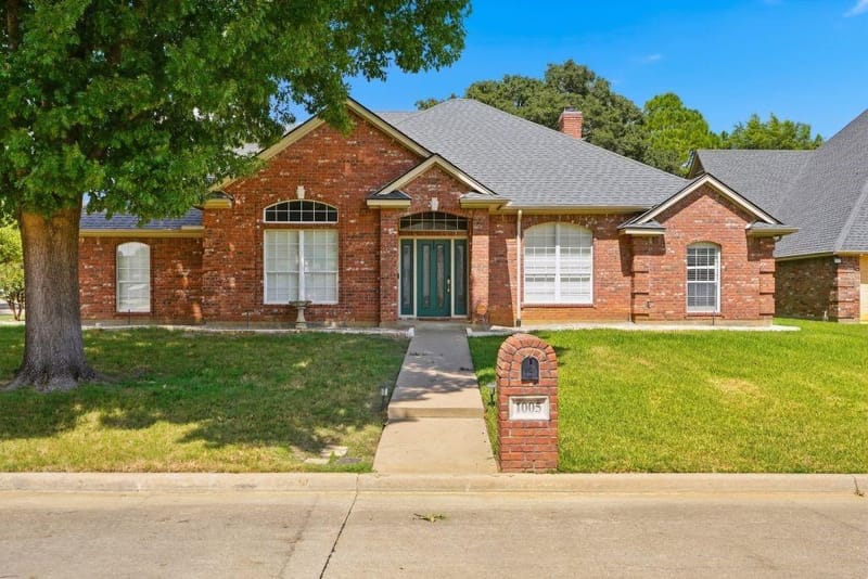 1005 Saint Andrews Drive, Mansfield TX 76063