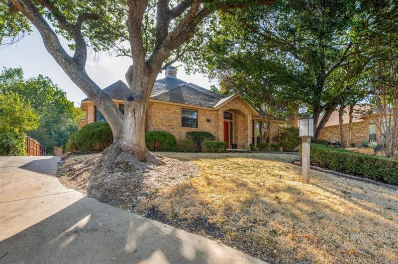 5212 Whispering Oaks Drive, Dallas TX 75236