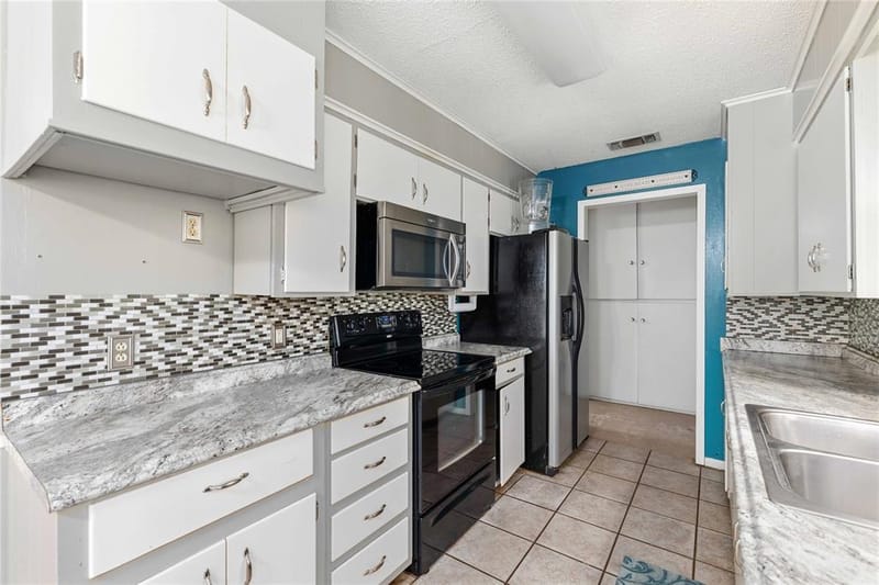 102 Broadmoor Circle, Brownwood TX 76801 - Photo 13