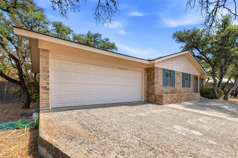 102 Broadmoor Circle, Brownwood TX 76801 - Photo 3