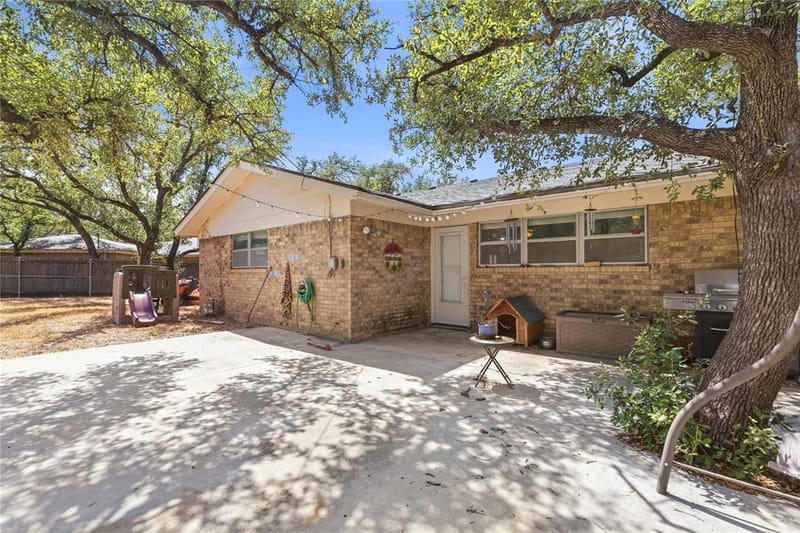 102 Broadmoor Circle, Brownwood TX 76801 - Photo 24