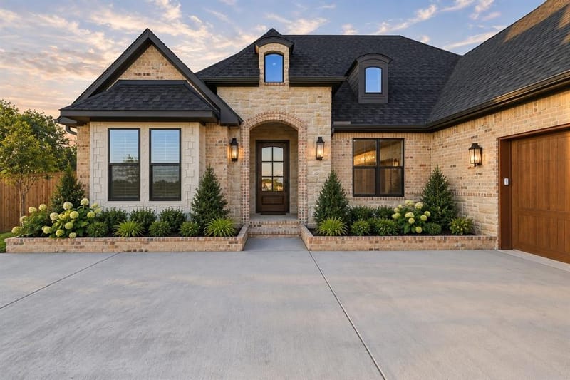 1830 Heritage Knoll Drive, Sherman TX 75092 - Photo 2