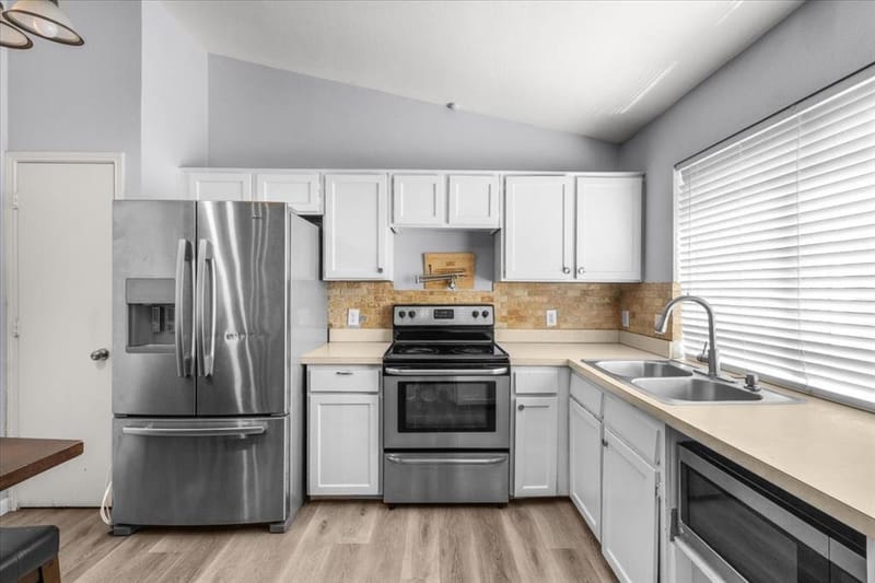 5511 Creek Valley Drive, Arlington TX 76018 - Photo 7