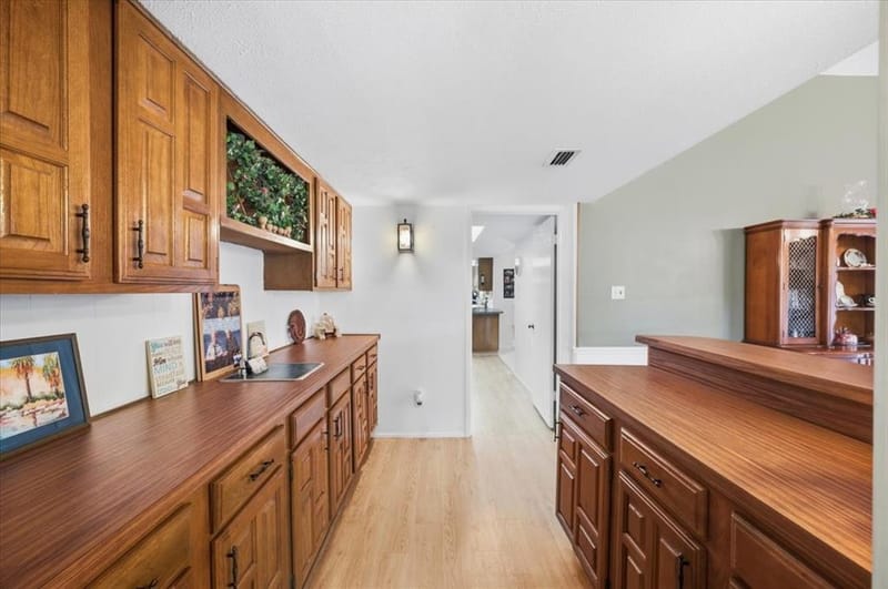 7205 Cloverglen Drive, Dallas TX 75249 - Photo 18