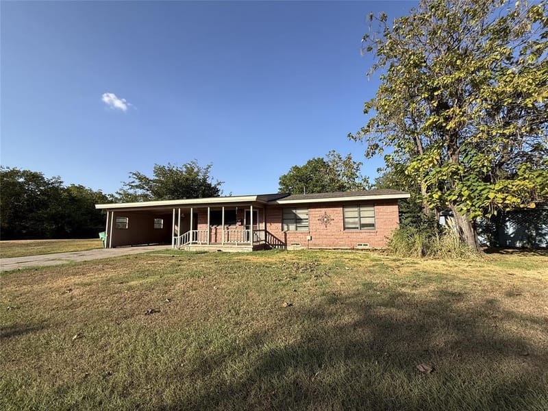1603 Cherry Street, Gainesville TX 76240 - Photo 2