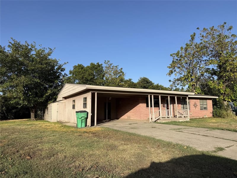 1603 Cherry Street, Gainesville TX 76240 - Photo 3