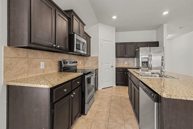 809 Rutherford Drive, Crowley TX 76036 - Photo 7