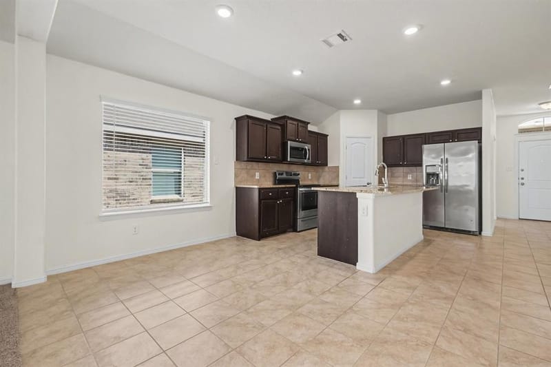 809 Rutherford Drive, Crowley TX 76036 - Photo 10